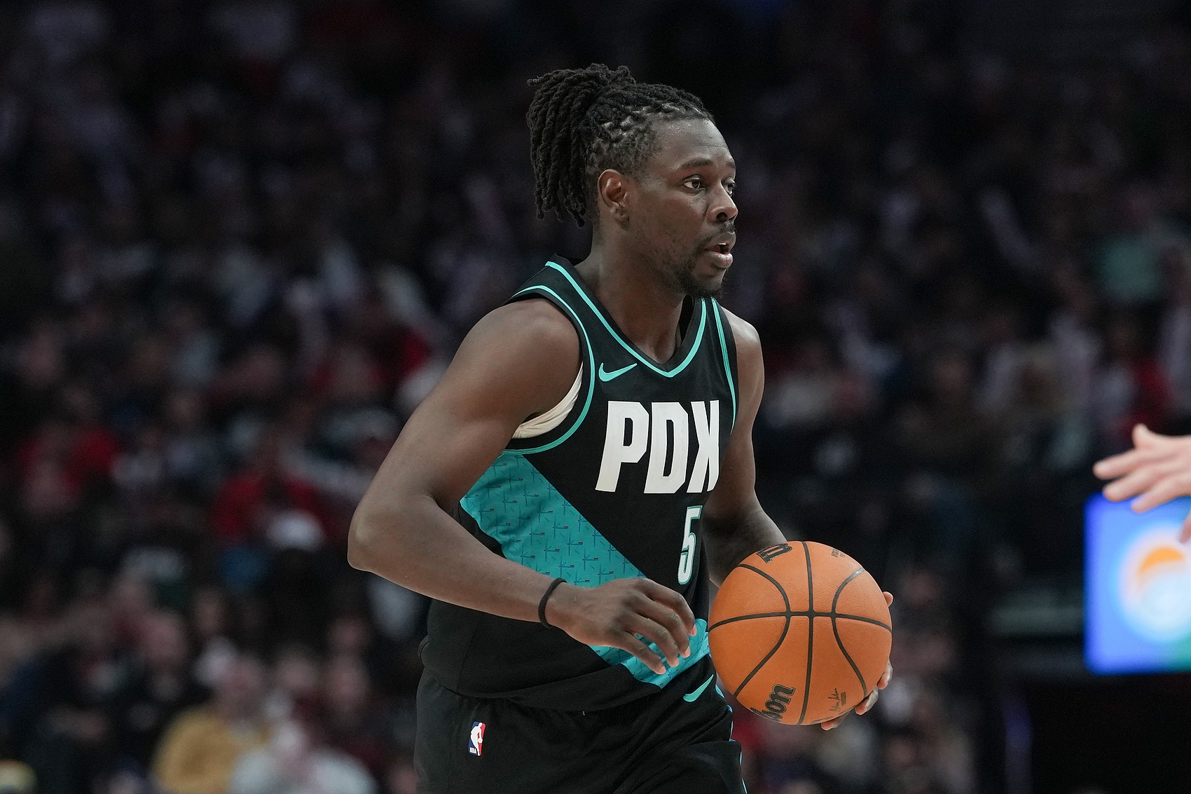 2.8亿阵容东决被横扫 骑士休赛期面临薪资困局与勒布朗回归难题 2.8亿阵容东决被横扫 骑士休赛期面临薪资困局与勒布朗回归难题