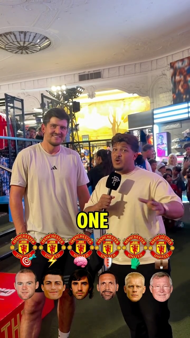 马奎尔选曼联各位置最佳：鲁尼中锋 C罗边锋 费迪南德后卫
