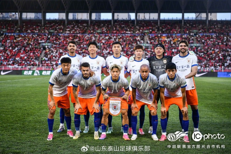 泽卡瓦科齐双响 山东泰山客场5-1横扫辽宁铁人