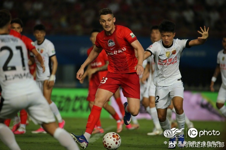 纳萨里奥闪击后遭逆转 上海海港2-1客胜河南