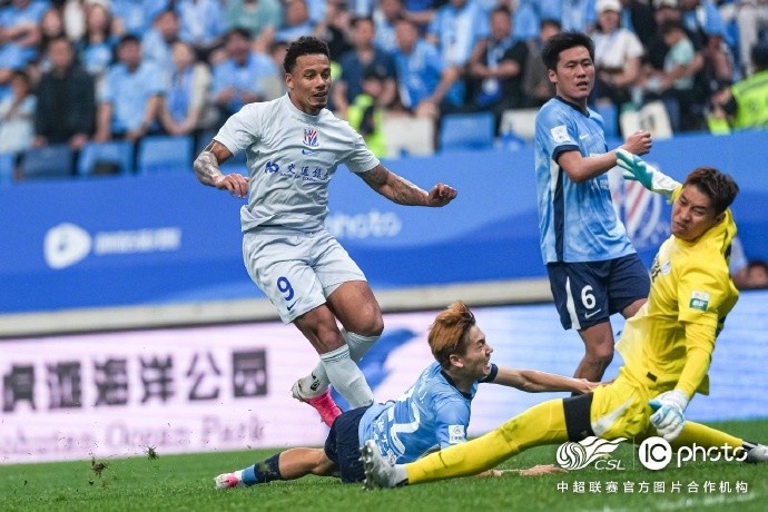 申花4-1逆转大连 拉唐梅开二度导演大捷