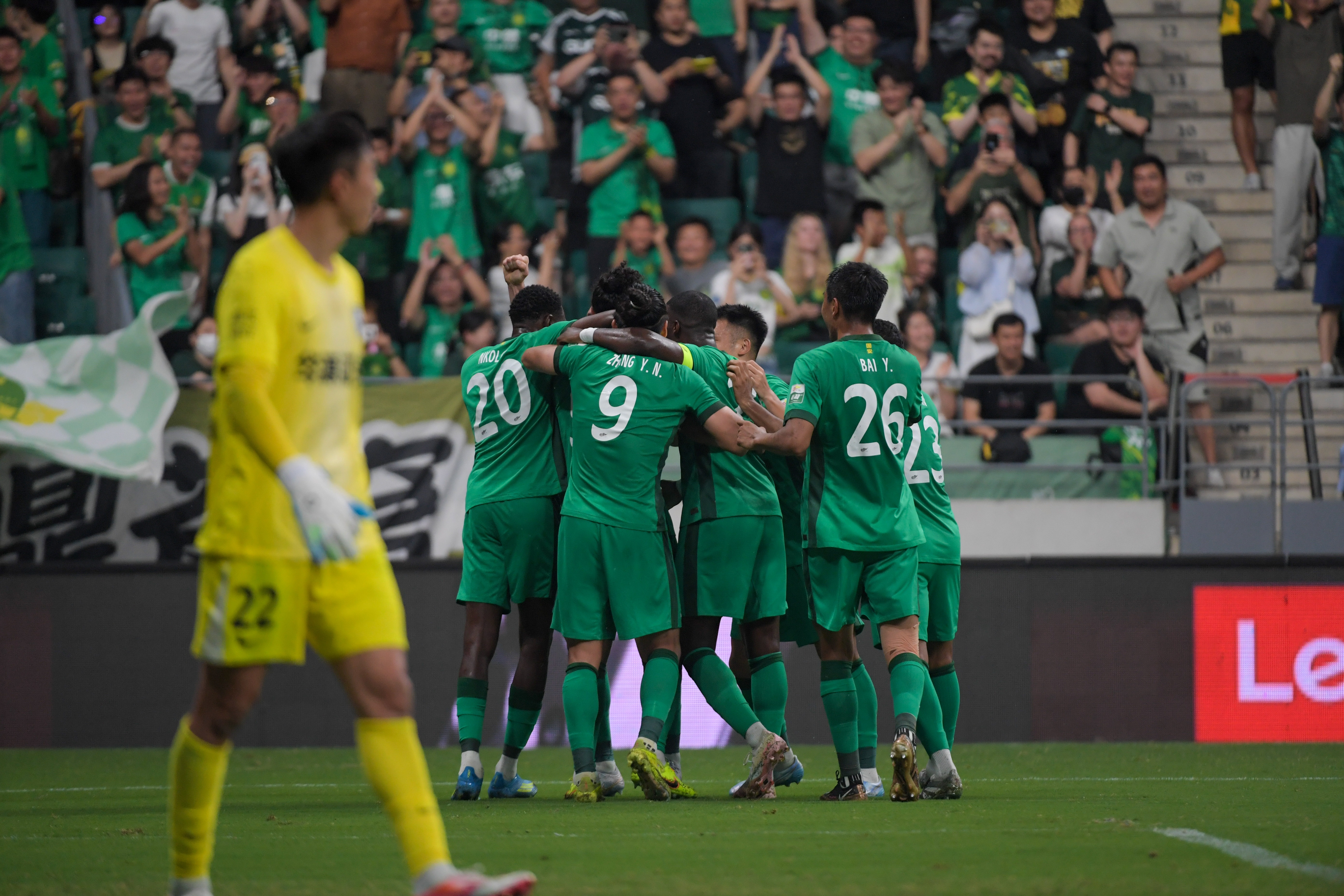 国安1-0三镇 张稀哲无对抗伤退拉莫斯头槌制胜