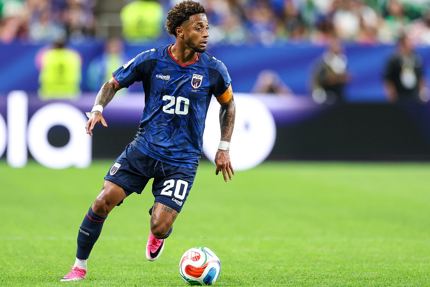 凯恩11球创纪录，英格兰头名出线；克罗地亚2-1加纳锁定L组第二