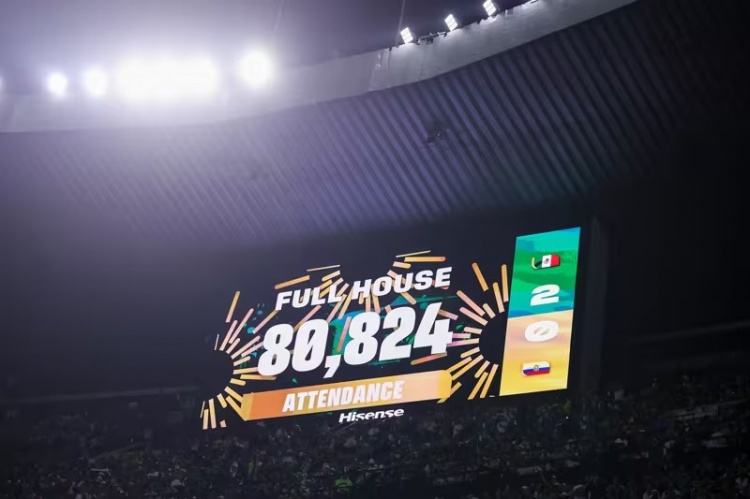 阿兹特克80824人见证 墨西哥2-0厄瓜多尔晋级16强