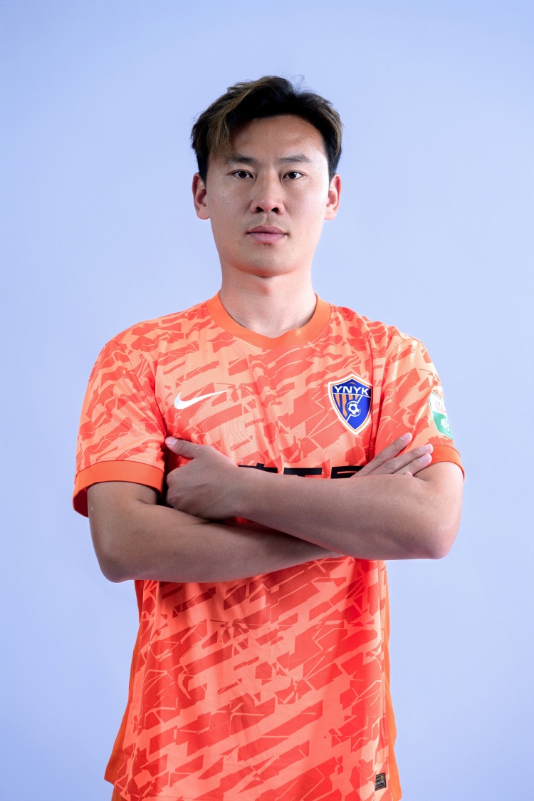 33岁后卫李松益解约玉昆，自由转会申花